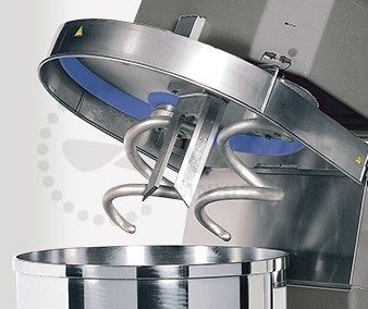Double tool spiral mixer